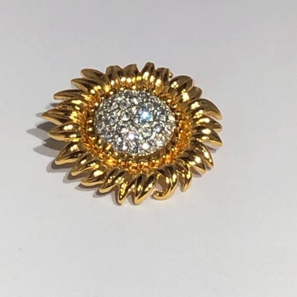 JOAN RIVERS GOLDEN SUNFLOWER BROOCH WITH PAVE CLEAR CRYSTAL CENTER - Picture 14 of 16